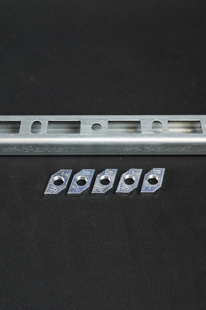 Канальная гайка для С-профиля